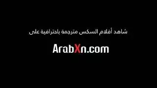 زوجة الأب الحامية أفا آدامز تأخذ القضيب الكوري بعمق