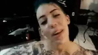 دور غريب لعب الأبنوس كاببي الحصول على خبطت من قبل السياحة الطبقية العليا