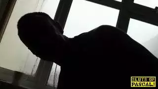 جعلته يقذف مرارًا وتكرارًا في تدريب هزات جماع شديدة