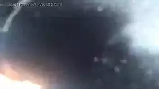 زوج مثار يبلع قضيباً ضخماً في جلسة مص قاسية