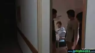 أتوق لجلسة جماع سريعة وقاسية