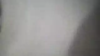 نكاح عنيف يجعلها تبلغ بلا سيطرة