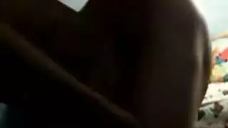 شباب مثليون مثيرون يمارسون الجنس القاسي: متعة الإيلاج المزدوج