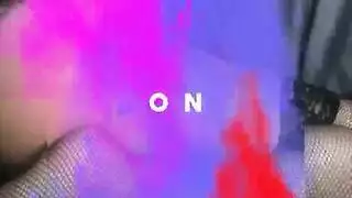 جنس في العمق: هو ينيكها بقوة في مسبح السباحة