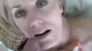 ميلاني هيكس بلع السائل