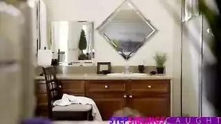 نيك الاخت وقذف داخل كسه
