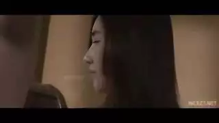 يبوس اخته ويخلع ملابسها مترجم