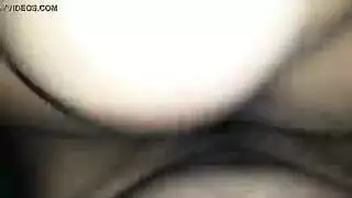 ركوب حلمات جنسي قوي وعمل مص عميق في هذا المشهد الإباحي