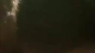 شقراء مكبلة باليدين تُضاجع في مؤخرتها من قبل ضابط مثير