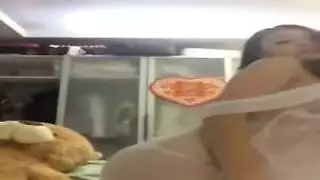 بنت تجيبهم علي نفسها مصريه