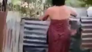 مونيك تحب أن تُضاجع في حوض الاستحمام