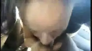 المطي يركب بنت في الحقل