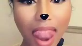 نيكي تدمر تصرفها المهذب بجنس عنيف