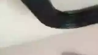 مشهد إباحي خارجي: جلسة استمناء شديدة لميلف
