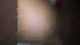 امرأة لطيفة تجعل الحب سرا مع طبيبها بينما لا أحد في المنزل