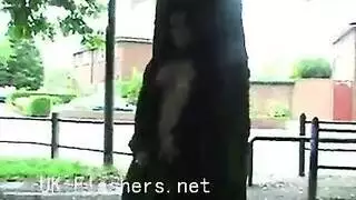 تمت ممارسة الجنس في وجهها بلا رحمة في جنس فموي قاس