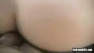 هواة الشباب النشطين يمارسون الجنس مع بعضهم البعض باستخدام أحزمة مهبلية