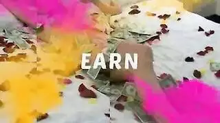 فتاة ألمانية تضيع وظيفتها من أجل ممارسة جنس ثلاثي سريع