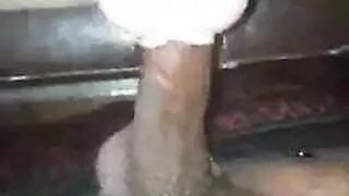 حركة إيلاج مزدوج بقضيبين أسودين ضخمين لفتاة متحمسة