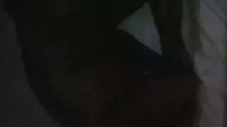 حفلة سكس لهواة: تدخل عميق في كس الفتاة السمراء