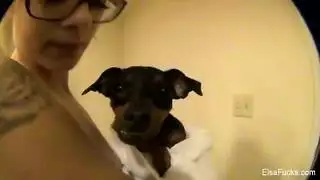 يركب مرات أبوه وهيا نايمه