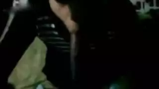 فمها يعبد عضوه المنتصب