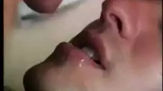 ياكلون كسها ١٠ رجال