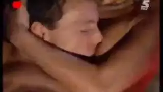 ممثلة عاهرة بالجوارب والبنطال الداخلي تُرضي عضو عام ضخم