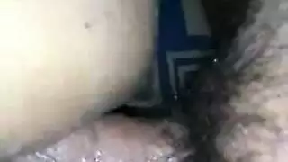 العاهرة إريكا ريناتو في مشهد عصابة جنسية