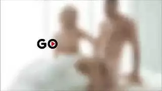 اثنتين ورجل شقر
