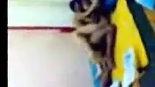 كبير السن مع مراهقة قبلات نار ونص