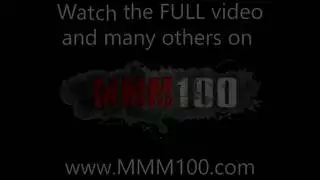 لسان يلعق فرجها المبلل بعمق حتى تئن