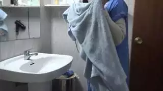 جنس عنيف: سائح ألماني وعاملة تنظيف محجبة الفيديو الكامل
