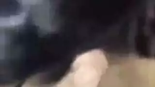فتاة ممتلئة تعطي قذفًا لزجًا على الوجه