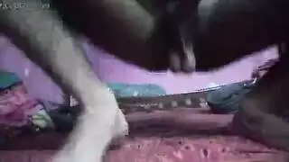 جوارب مغلقة بشريط تؤدي لجلسة جنس صريح وجنوني