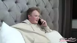 ملاك ناضجة تحصل على مهبلها من قبل فحلها الشاب