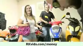 أموالك، قواعدي – خضوع كامل