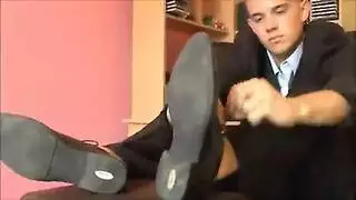 امتص وابتلع كراته في صالة التدليك الإيروتيكية
