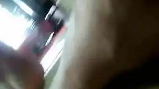 جلسة حلق عميق منزلية تجعل قضيبي ينبض بقوة