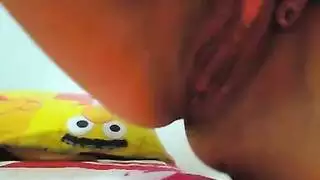 الخادمة تُملأ في كل الفتحات