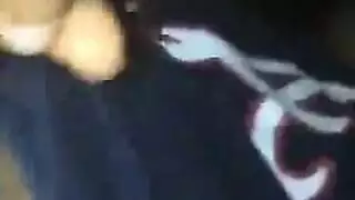 هوس مص العضو الصغير في مشهد إباحي