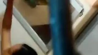 عاهرات ناضجات مثيرة تبل وتئن في أكشن إباحي