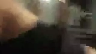 تركب زبه ثم تتفرد لتلقي لغز الفرج
