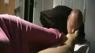 الام مع صديق النهار من الجاميعة