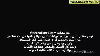 الأم أمسك ابنها وهو نائم