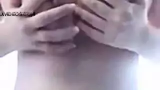 يسكب الحليب على بزاز إختو محارم