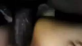 فيلم جنس صريح في مقطورة منزل: زوجة هاوية تظهر كل شيء