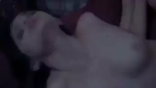 حرارة إباحية: زبه يسخن فرجها لنيك جامح