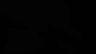 فتاة بالوشم تحت الجلد تستمتع بالجنس الخشن والقذف على بطنها