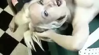 نيك طيز كبيره لأخته وأمه اول مره بناء على طلبهم